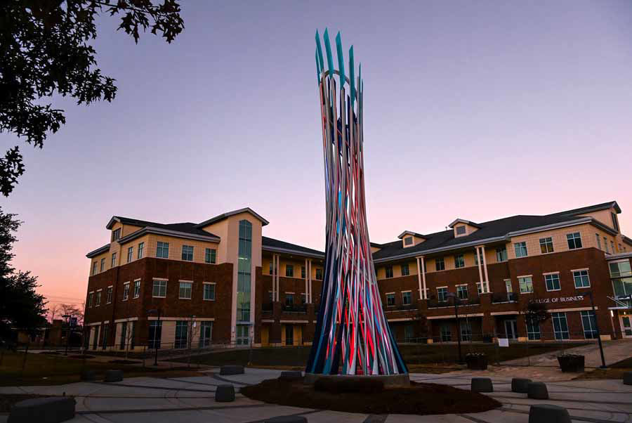 https://www.albinaco.com/images/thumbs/0000879_Curved%20Steel%20Artwork%20Aspire%20by%20Curt%20Pittman%20Louisiana%20Tech%20University_900.jpeg